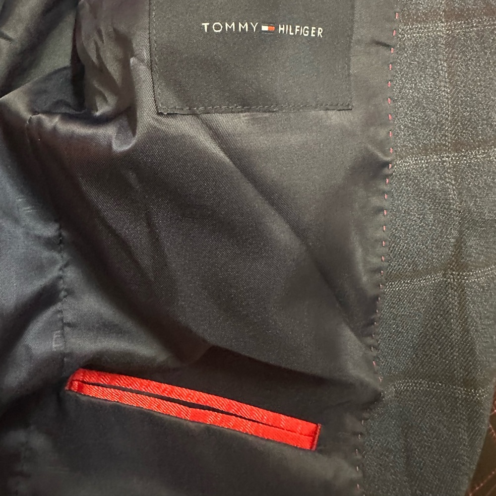 NWT Tommy Hilfiger TREVOR The Flex suit jacket
Size 38S
B321 - Picture 7 of 9